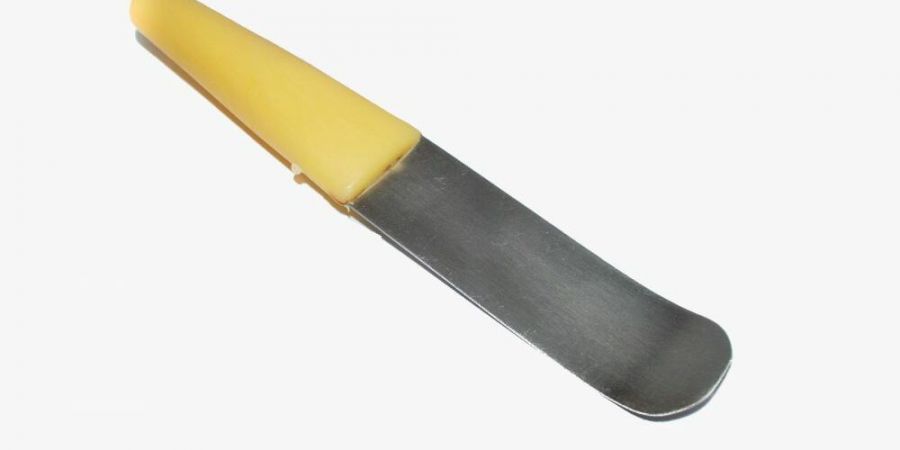 https://www.mydentalstock.com/media/catalog/product/cache/f1e211a9fce65789e3c79d321447ecdb/p/l/plaster-spatula-curved_1_1.jpg